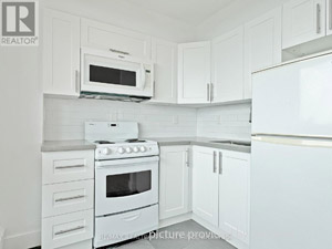 Bachelor apartment for rent in TORONTO    