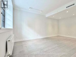 Bachelor apartment for rent in TORONTO  