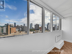 Bachelor apartment for rent in TORONTO  