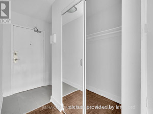 Bachelor apartment for rent in TORONTO  