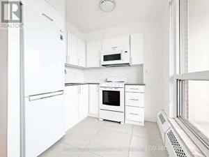 Bachelor apartment for rent in TORONTO 