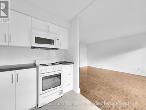 Bachelor apartment for rent in TORONTO   