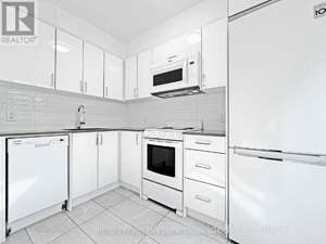 Bachelor apartment for rent in TORONTO  