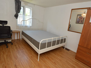 Room / Shared apartment for rent in ETOBICOKE  