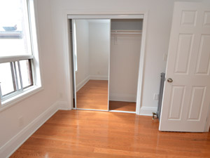 Bachelor apartment for rent in TORONTO   