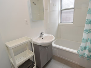 Bachelor apartment for rent in TORONTO   