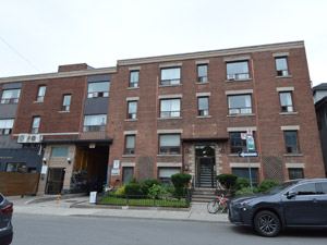 Bachelor apartment for rent in TORONTO   