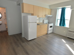 Bachelor apartment for rent in EAST YORK 