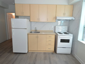 Bachelor apartment for rent in EAST YORK 