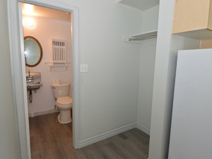 Bachelor apartment for rent in EAST YORK 