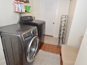Room / Shared apartment for rent in ETOBICOKE  