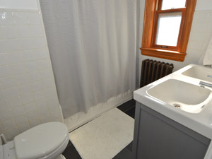 Room / Shared apartment for rent in ETOBICOKE  