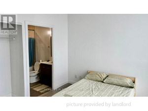 Room / Shared apartment for rent in Toronto 