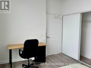 Room / Shared apartment for rent in Toronto 