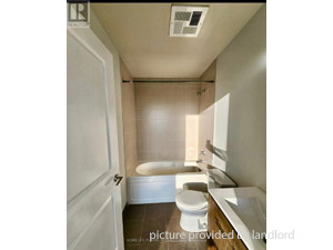 Room / Shared apartment for rent in Toronto 