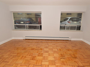 Bachelor apartment for rent in YORK 