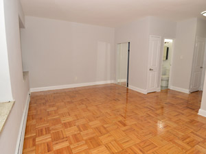 Bachelor apartment for rent in YORK 