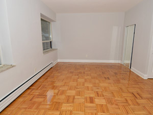 Bachelor apartment for rent in YORK 