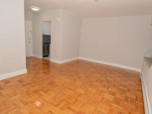 Bachelor apartment for rent in YORK 