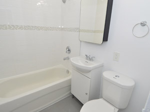 Bachelor apartment for rent in YORK 