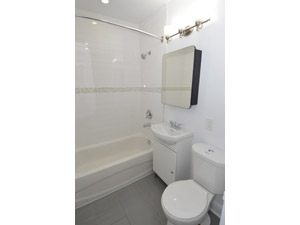 Bachelor apartment for rent in YORK 