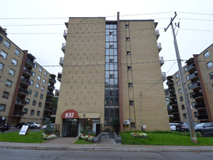Bachelor apartment for rent in YORK 