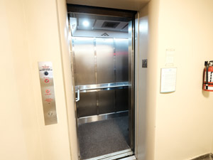 Bachelor apartment for rent in EAST YORK