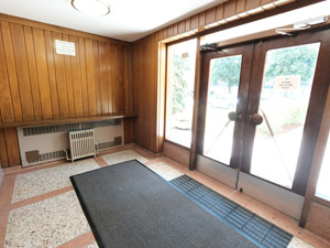 Bachelor apartment for rent in EAST YORK