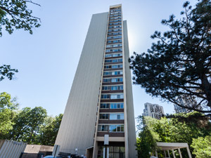 Rental High-rise 35 Wynford Heights, North York, ON
