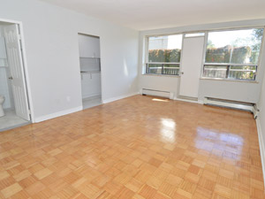 Bachelor apartment for rent in North York