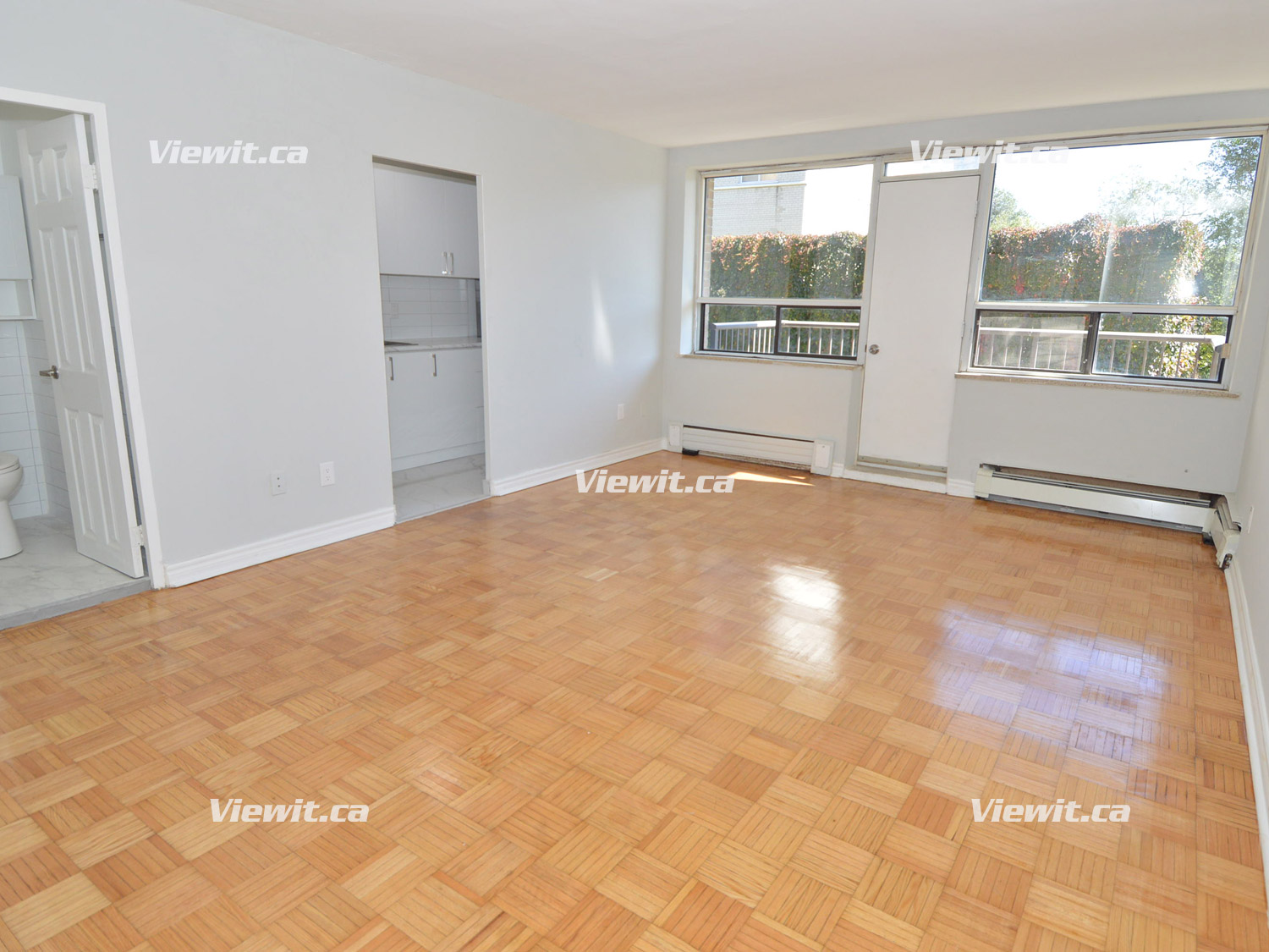 2202 Weston Rd North York, Bach 2