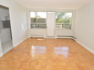 Bachelor apartment for rent in North York