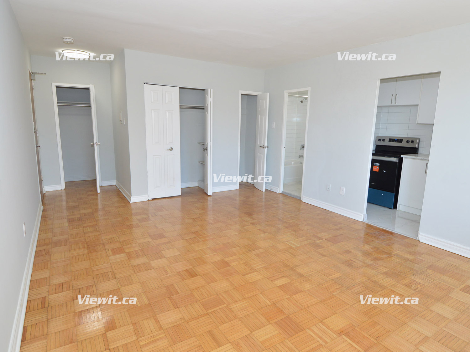 2202 Weston Rd North York, Bach 5