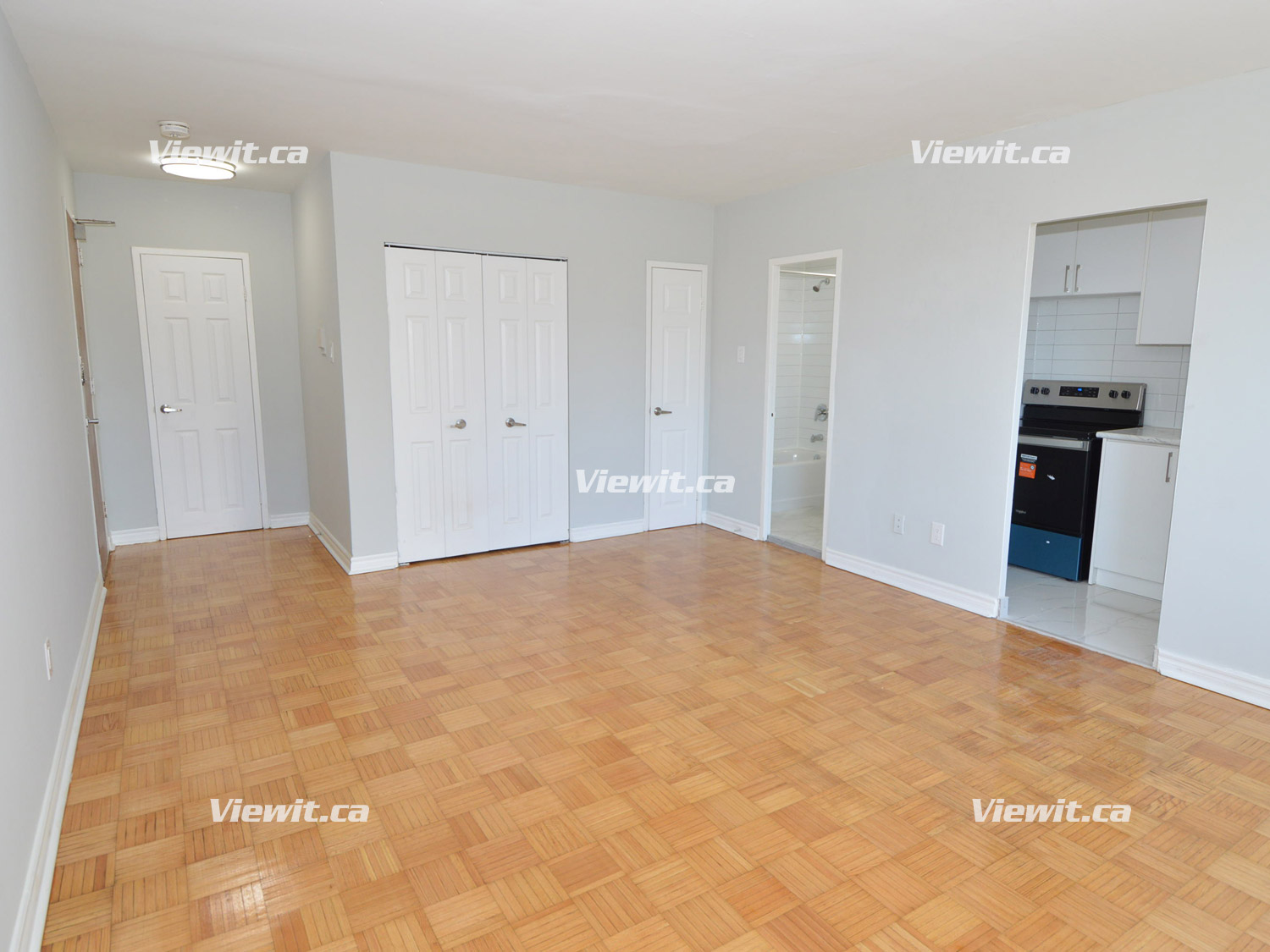 2202 Weston Rd North York, Bach 4