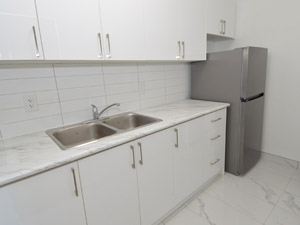 Bachelor apartment for rent in North York