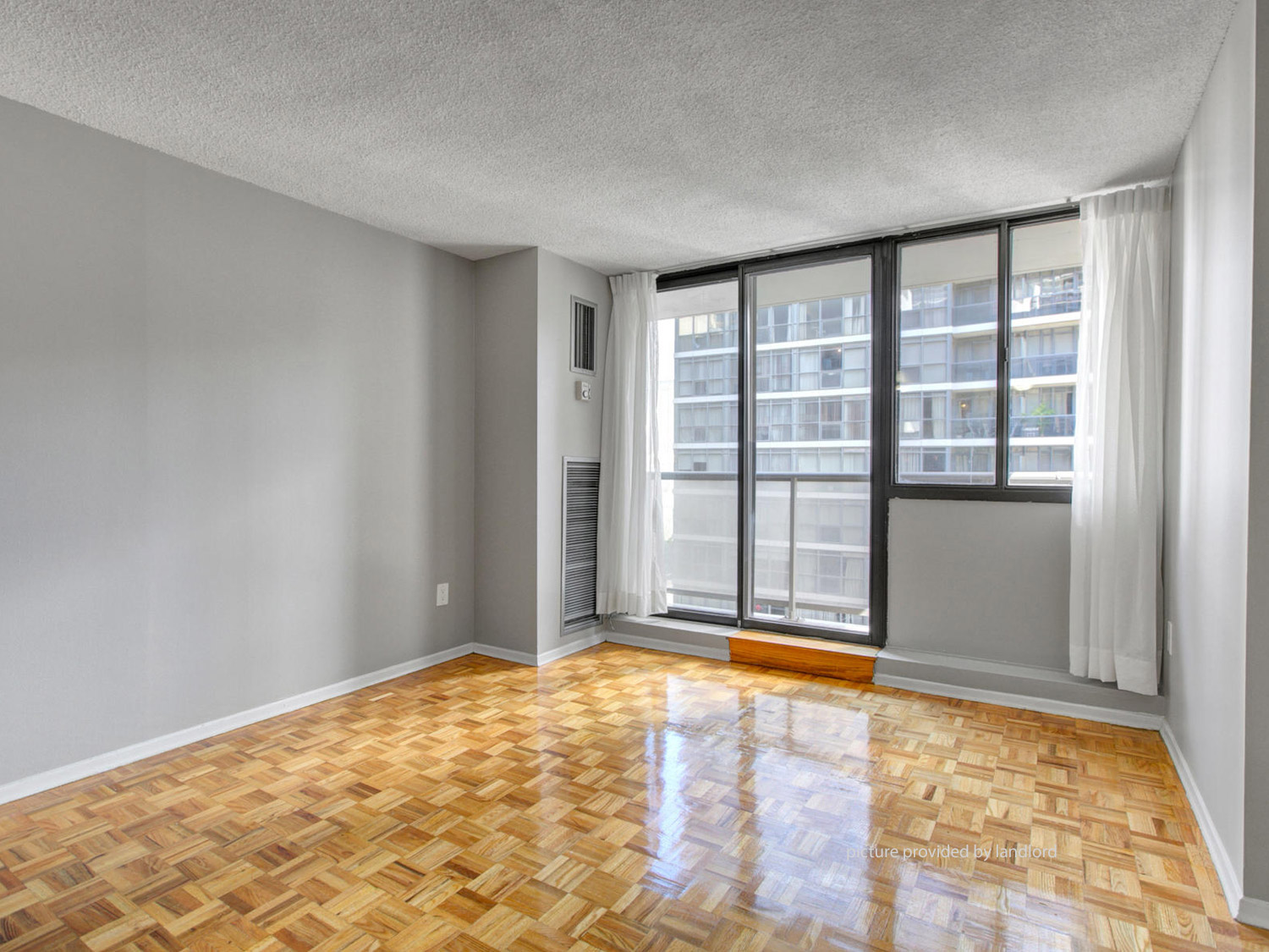 For rent 25 Wood St Toronto, Bach Viewit 30645