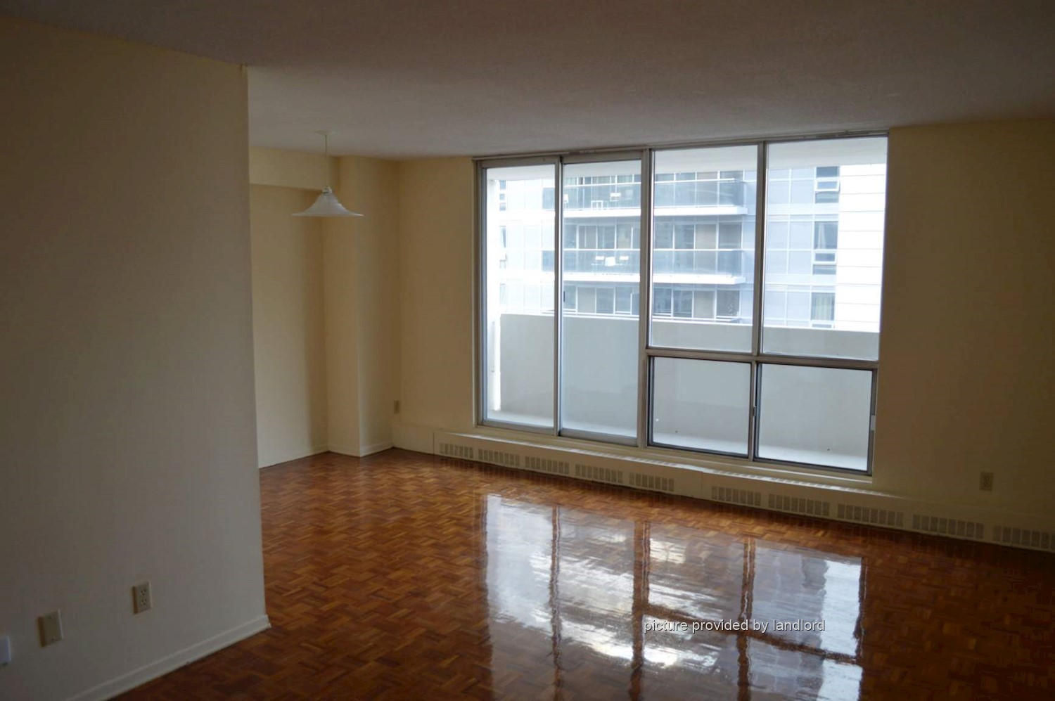 For rent 555 Sherbourne Street Toronto, Bach Viewit 3159
