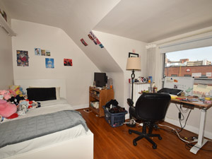 3+ Bedroom apartment for rent in Toronto