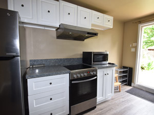 Bachelor apartment for rent in MISSISSAUGA 