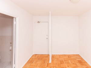 Bachelor apartment for rent in TORONTO