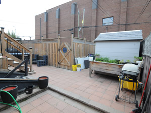 Room / Shared apartment for rent in EAST YORK