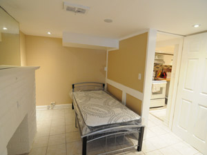 Room / Shared apartment for rent in EAST YORK