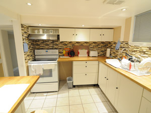 Room / Shared apartment for rent in EAST YORK