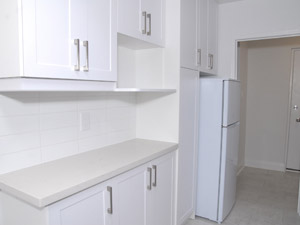 Bachelor apartment for rent in NORTH YORK 