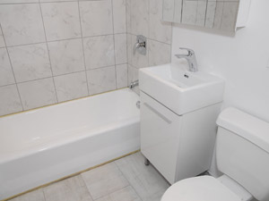 Bachelor apartment for rent in NORTH YORK 