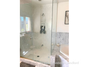 3+ Bedroom apartment for rent in TORONTO 