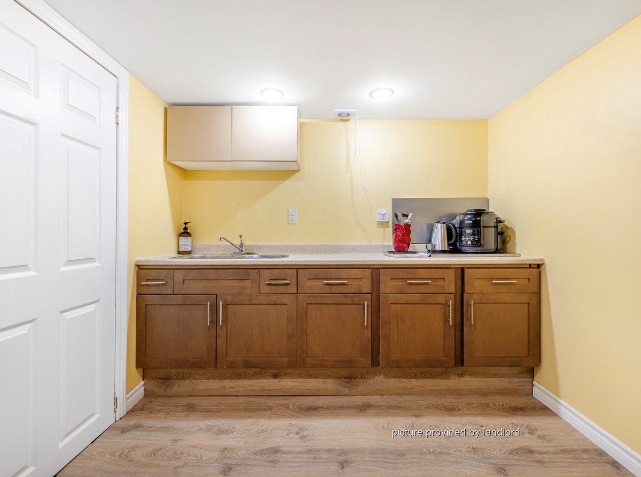 For rent BathurstRutherford Thornhill, Bach Viewit 58545