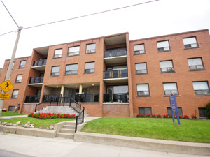 Bachelor apartment for rent in EAST YORK