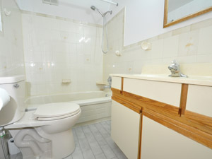 Bachelor apartment for rent in TORONTO