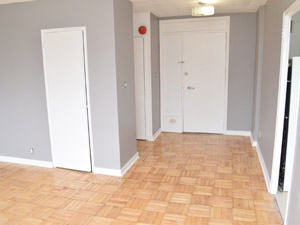 Bachelor apartment for rent in ETOBICOKE 